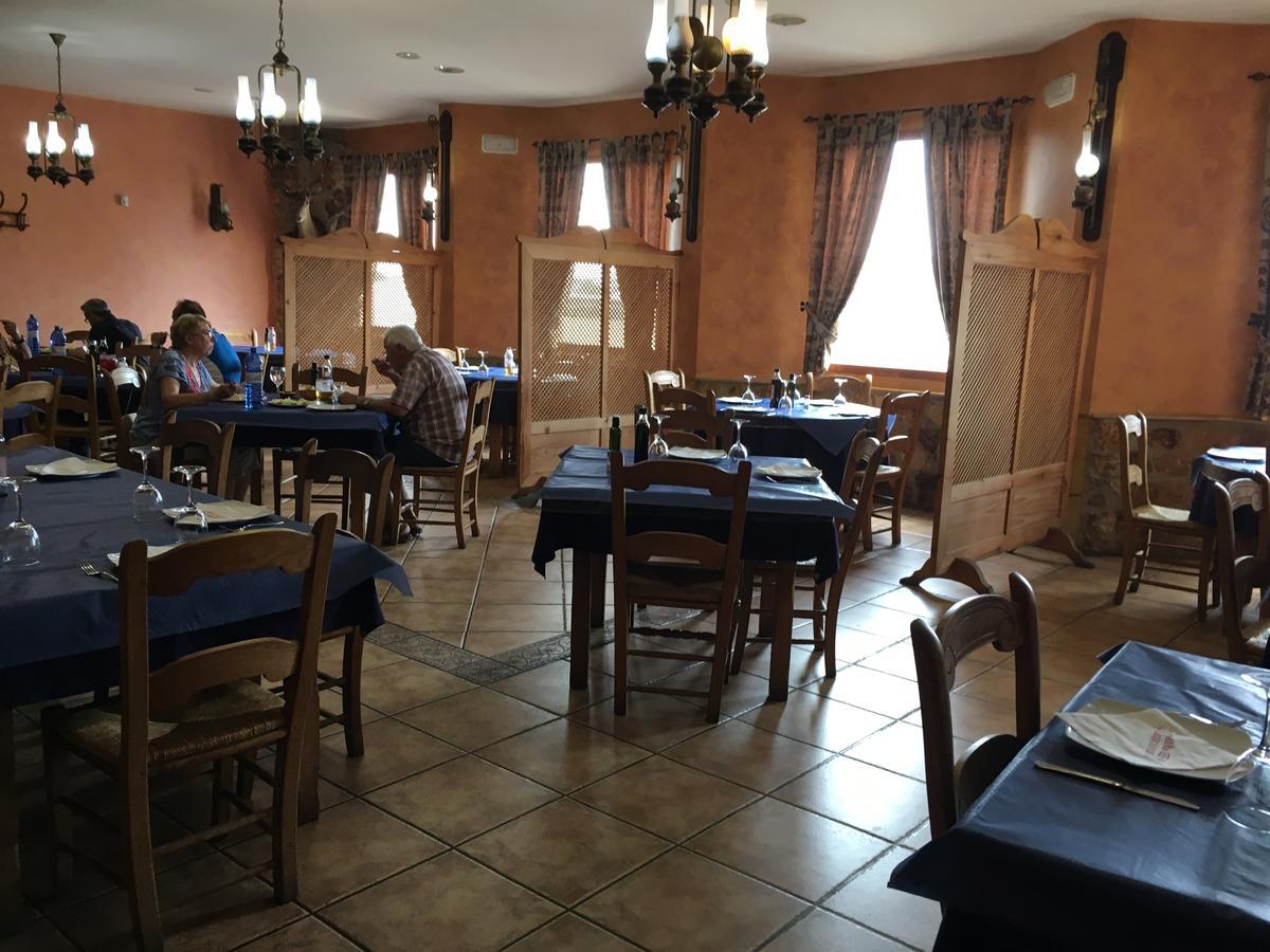 Hostal Meson Arboleas Luaran gambar