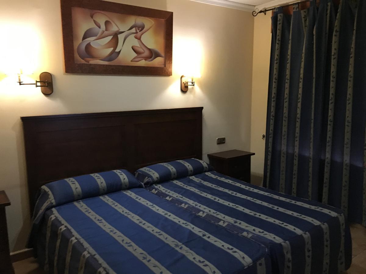 Hostal Meson Arboleas Luaran gambar