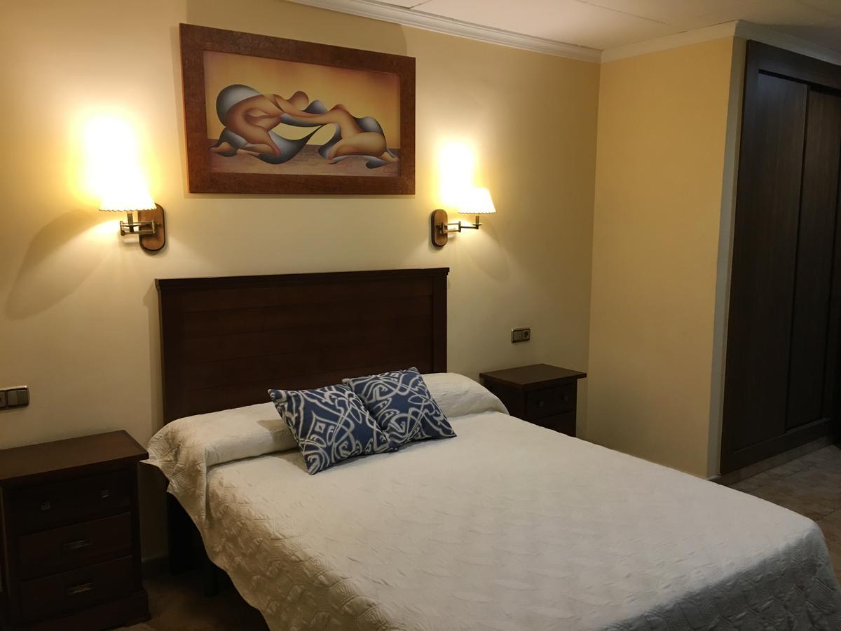 Hostal Meson Arboleas Luaran gambar