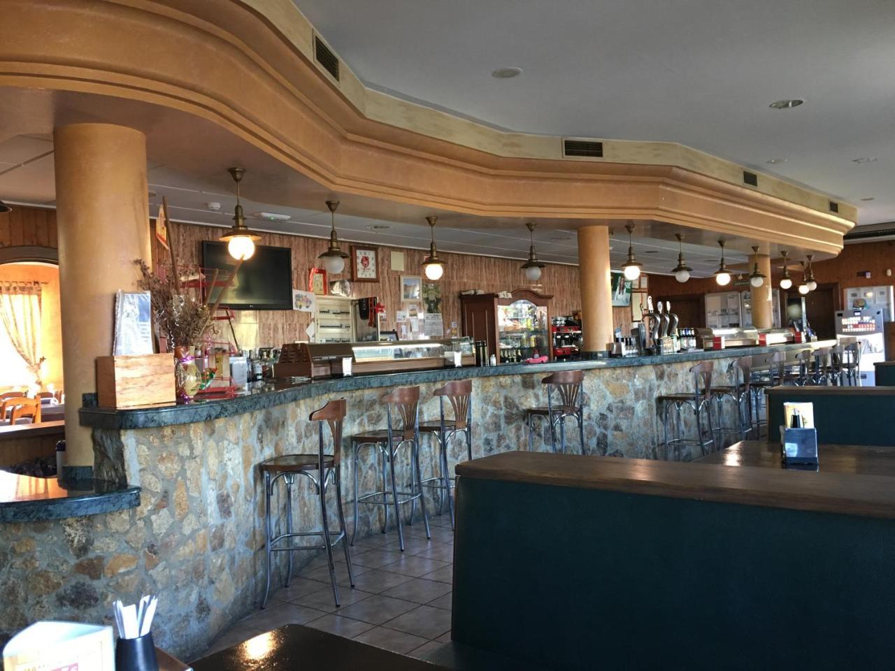 Hostal Meson Arboleas Luaran gambar